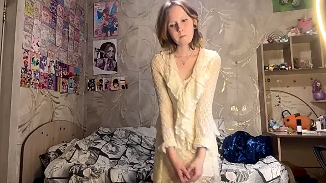 JosephineBulmer online show from July 23, 4:27 pm