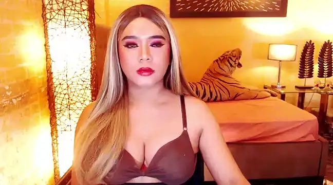 BigCumHuntersxx online show from March 14, 4:51 pm