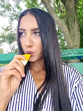 Snapshot of Andreea_C chatting on July 25, 11:52 am Andreea C online show from July 25, 11:52 am