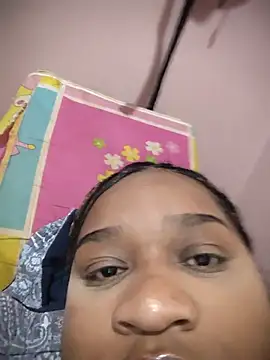 pretinha folgosa online show from August 4, 10:01 pm