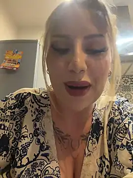 mila kween online show from July 24, 10:19 pm