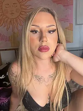 mila kween online show from July 26, 1:18 pm