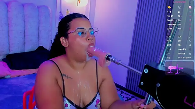 Snapshot of bigass_brunette_ chatting on July 26, 4:42 am bigass brunette online show from July 26, 4:42 am