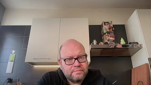 theitalianbear online show from March 6, 7:16 am