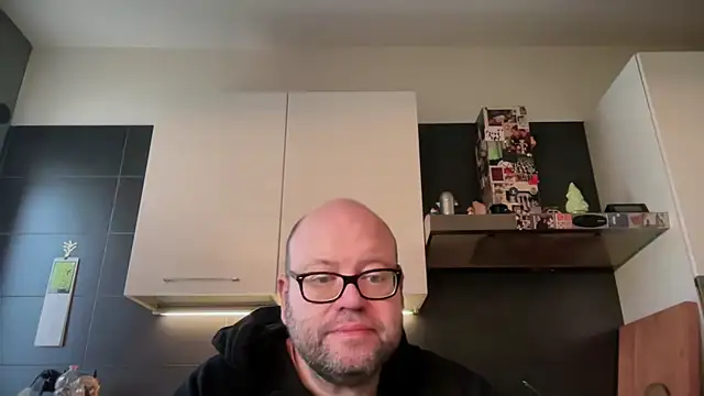 theitalianbear online show from April 2, 8:56 am