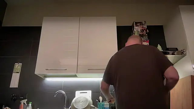 theitalianbear online show from May 4, 3:02 am