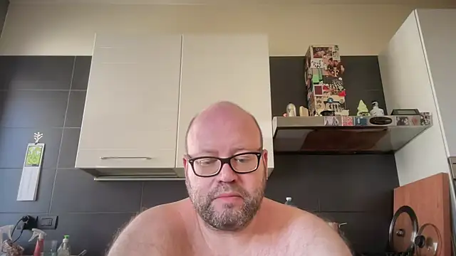 theitalianbear online show from May 13, 11:29 am