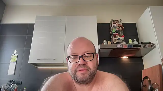 theitalianbear online show from May 14, 7:15 am