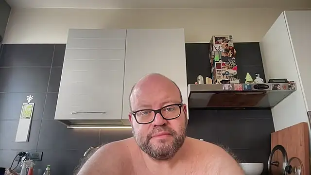 theitalianbear online show from May 15, 7:37 am
