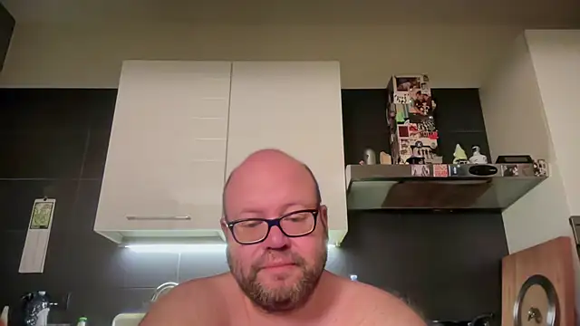 theitalianbear online show from May 16, 12:18 am