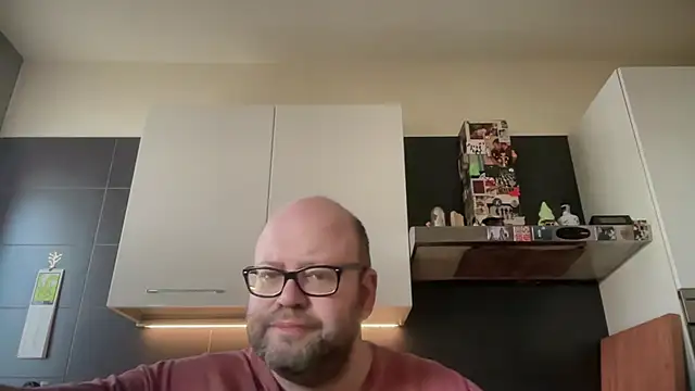 theitalianbear online show from May 17, 5:05 am