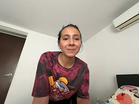 Jenniieebellx online show from July 26, 9:32 pm