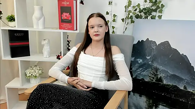 ShaniGalimore online show from July 29, 10:35 am