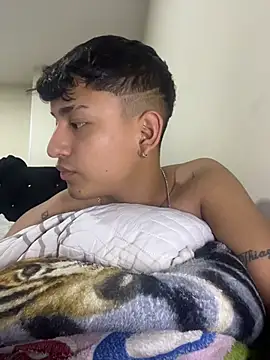 Snapshot of Esteban_Narvaez chatting on July 30, 7:07 am Esteban Narvaez online show from July 30, 7:07 am