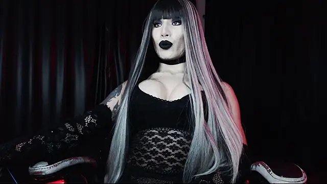 Snapshot of april_simons2 chatting on October 10, 2:32 am april simons2 online show from October 10, 2:32 am