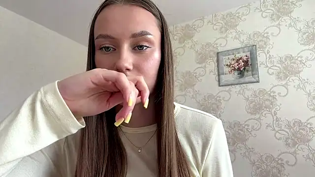 JoannaPass online show from July 31, 10:25 am