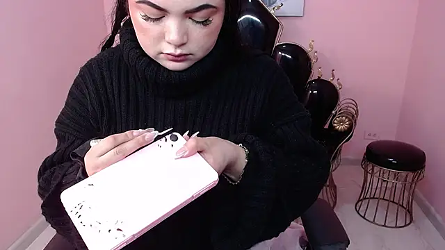 Snapshot of Amapola_xx chatting on August 6, 11:45 am Amapola xx online show from August 6, 11:45 am