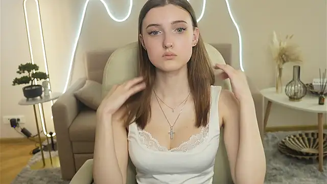 BrittPryer online show from August 1, 1:32 pm