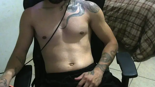 CallmeLeonOnly online show from August 5, 9:06 pm