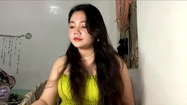 YasminMunir online show from August 2, 5:39 am