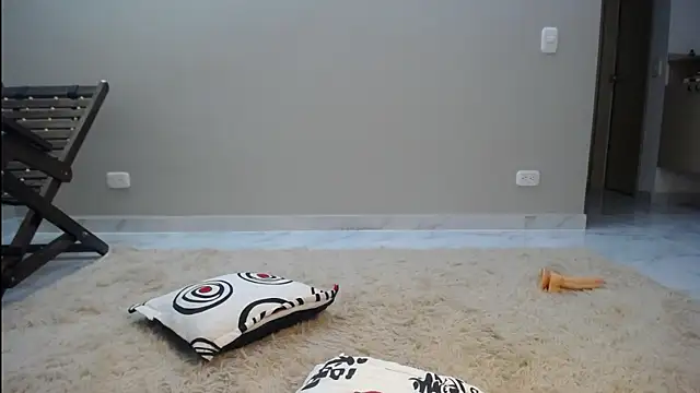 mia kloe strip online show from August 6, 5:42 am