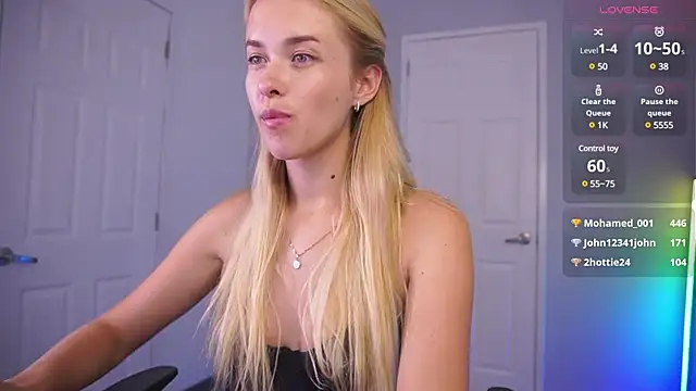 DanikaDillan online show from December 20, 4:42 am