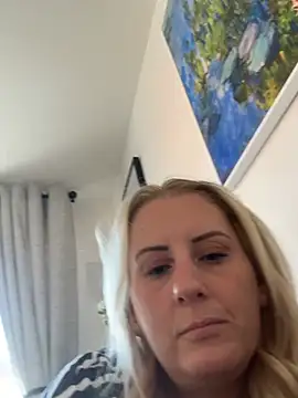 Elegant Erin online show from August 3, 11:26 am