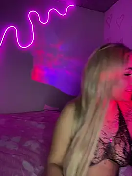 rubiaaqueen online show from August 8, 2:57 am