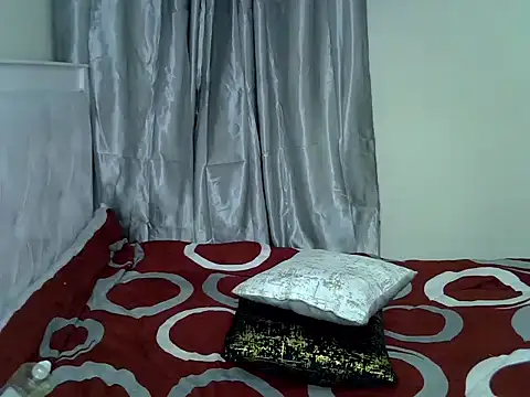 Petiteluxy online show from August 8, 12:46 am