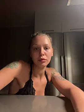 Snapshot of missmolly88 chatting on August 2, 9:57 pm missmolly88 online show from August 2, 9:57 pm
