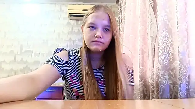 Lali Boms online show from August 5, 1:36 pm