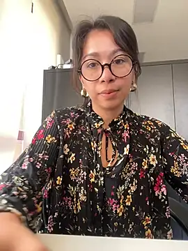 Lauraxbatista online show from August 5, 9:34 am