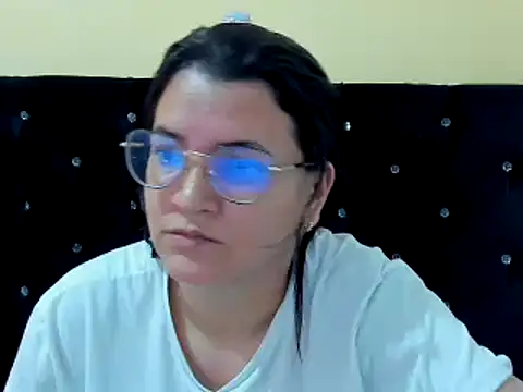 MARILYN GARCIA online show from December 18, 3:55 pm