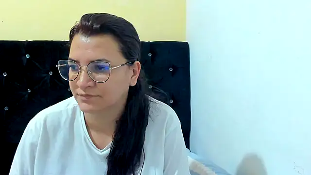 MARILYN GARCIA online show from December 31, 12:04 pm