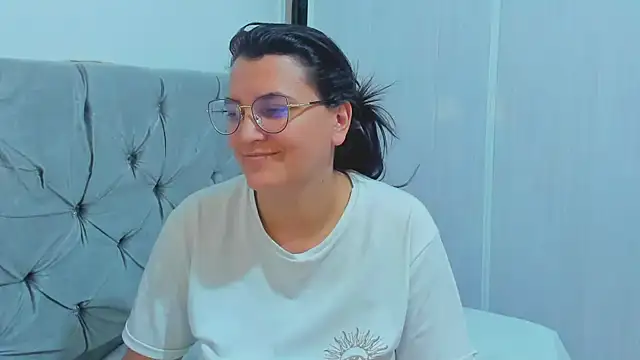 MARILYN GARCIA online show from January 22, 2:15 am