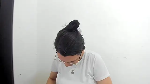 MARILYN GARCIA online show from September 13, 1:33 pm