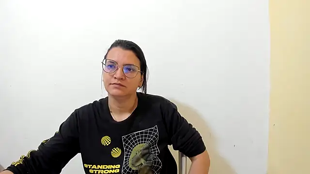 MARILYN GARCIA online show from October 11, 2:15 pm