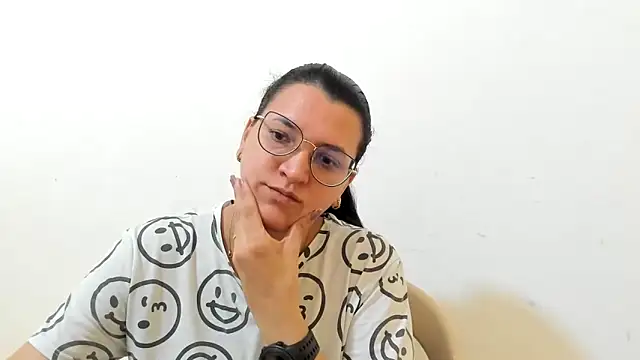 MARILYN GARCIA online show from November 6, 3:02 pm