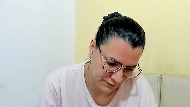 MARILYN GARCIA online show from May 5, 1:41 pm