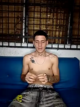 MaxHornyLatin online show from August 7, 1:40 am