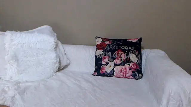 Snapshot of redizabel chatting on January 25, 12:37 pm redizabel online show from January 25, 12:37 pm