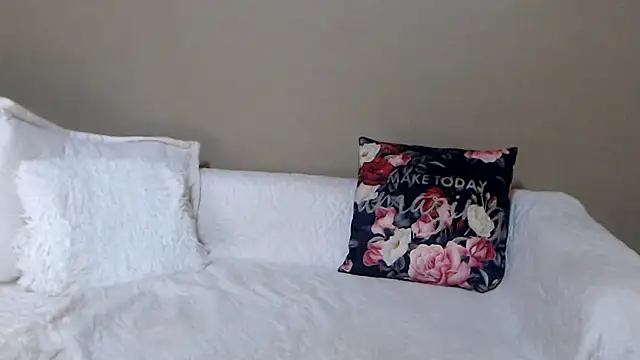 Snapshot of redizabel chatting on February 4, 7:00 pm redizabel online show from February 4, 7:00 pm