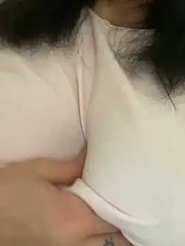 Snapshot of Azzurra1234 chatting on March 7, 9:40 am Azzurra1234 online show from March 7, 9:40 am