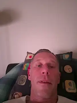 Snapshot of slaveboy2016@xh chatting on December 17, 8:10 pm slaveboy2016xh online show from December 17, 8:10 pm