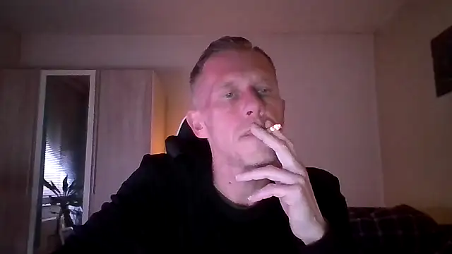 Snapshot of slaveboy2016@xh chatting on December 28, 11:59 pm slaveboy2016xh online show from December 28, 11:59 pm