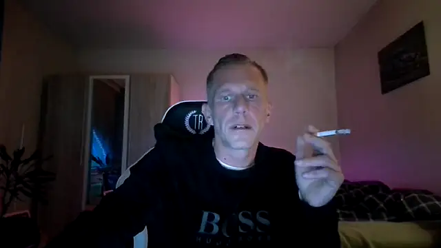 Snapshot of slaveboy2016@xh chatting on December 30, 8:25 pm slaveboy2016xh online show from December 30, 8:25 pm