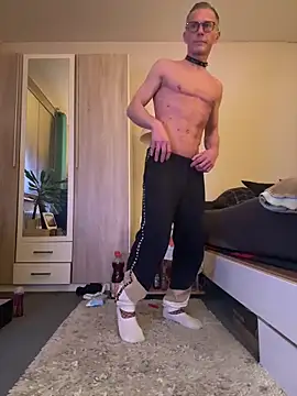 Snapshot of slaveboy2016@xh chatting on January 3, 10:29 pm slaveboy2016xh online show from January 3, 10:29 pm