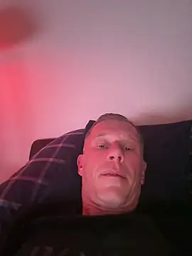Snapshot of slaveboy2016@xh chatting on January 4, 1:42 am slaveboy2016xh online show from January 4, 1:42 am
