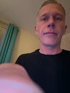 Snapshot of slaveboy2016@xh chatting on February 27, 10:53 pm slaveboy2016xh online show from February 27, 10:53 pm
