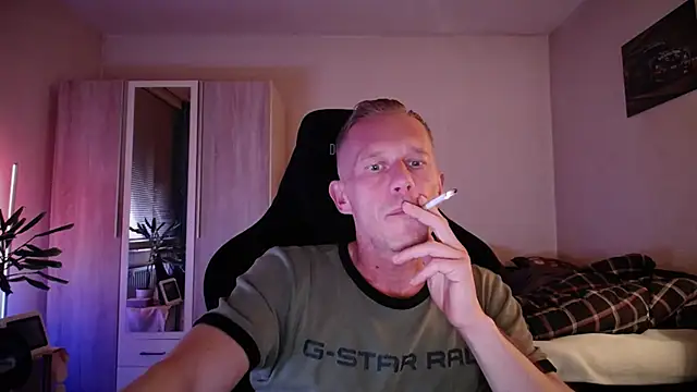 Snapshot of slaveboy2016@xh chatting on September 10, 6:30 pm slaveboy2016xh online show from September 10, 6:30 pm